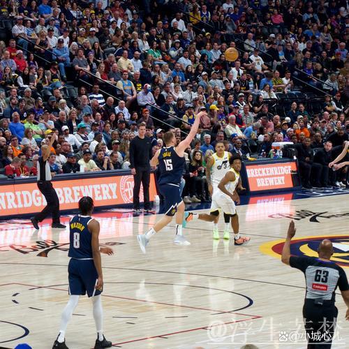 阿伦在米切尔助攻下空中接力扣篮领衔29日NBA五佳球