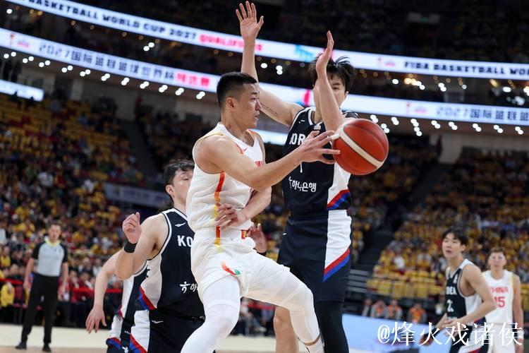 男篮世界杯预选赛:中国男篮在北京五棵松体育馆对阵韩国队 男篮世界杯预选赛:中国男篮在北京五棵松体育馆对阵韩国队