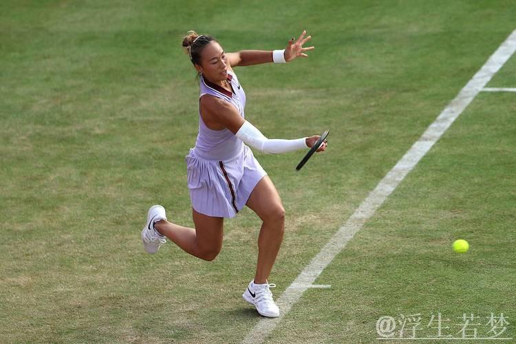 郑钦文草地赛首战艰难取胜 郑钦文草地赛首战艰难取胜